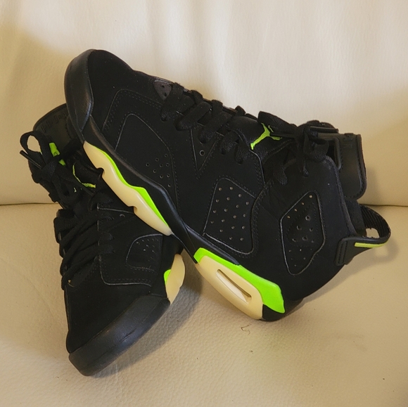 Jordan 6 Retro - Picture 4 of 7